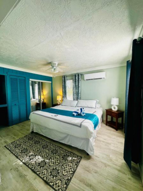 Playa Esmeralda Inn Suite 2